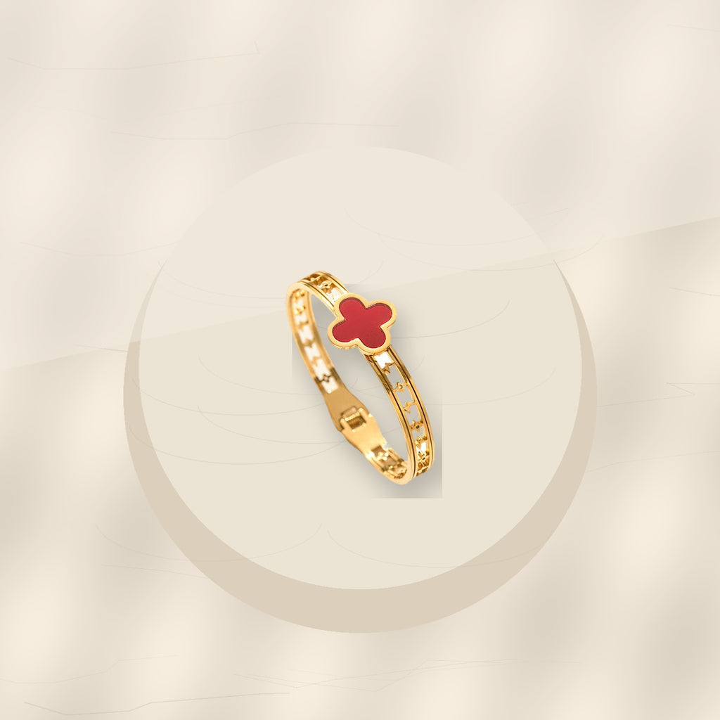 Minimalist Lucky Clover Shaped 316L 316L Stainless Steel Bracelet with Gold Electroplated for Women - ivory marble minimal luxury product photo