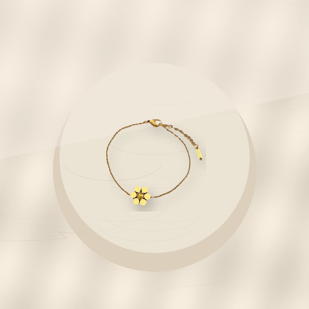 Vintage Style Six-Petal Flower Beaded Bracelet for Women Made of 316L 316L Stainless Steel with Gold Inlay and Wavy Texture - ivory marble minimal luxury product photo